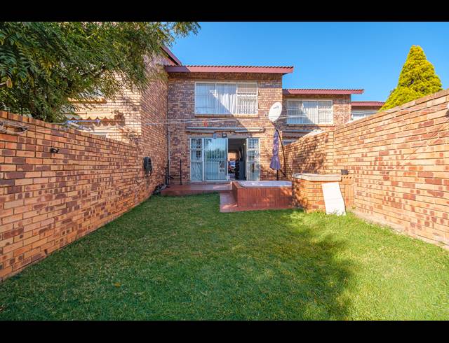 2 BEDROOM DUPLEX FOR SALE IN BLACKHEATH